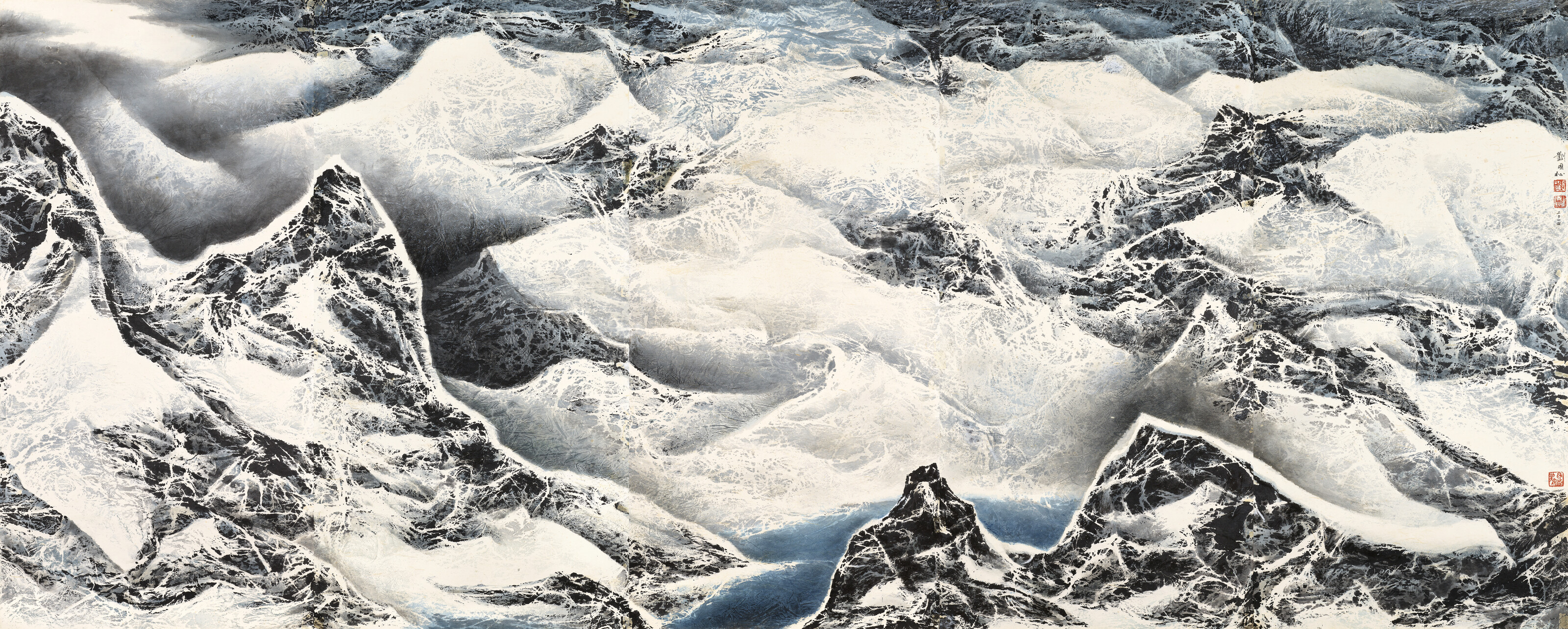 刘国松（1932年生），《雪山》。设色纸本 镜片五幅 二〇一四年作。每幅184.5 x 92公分（72 ⅝ x 36 ¼ 英寸），全幅184.5 x 460 cm. (72 ⅝ x 181 ⅛ 英寸)(5)。估价：港元3,000,000-5,000,000。此拍品将于2026年10月28日在佳士得香港中国近现代及当代书画拍卖中呈献