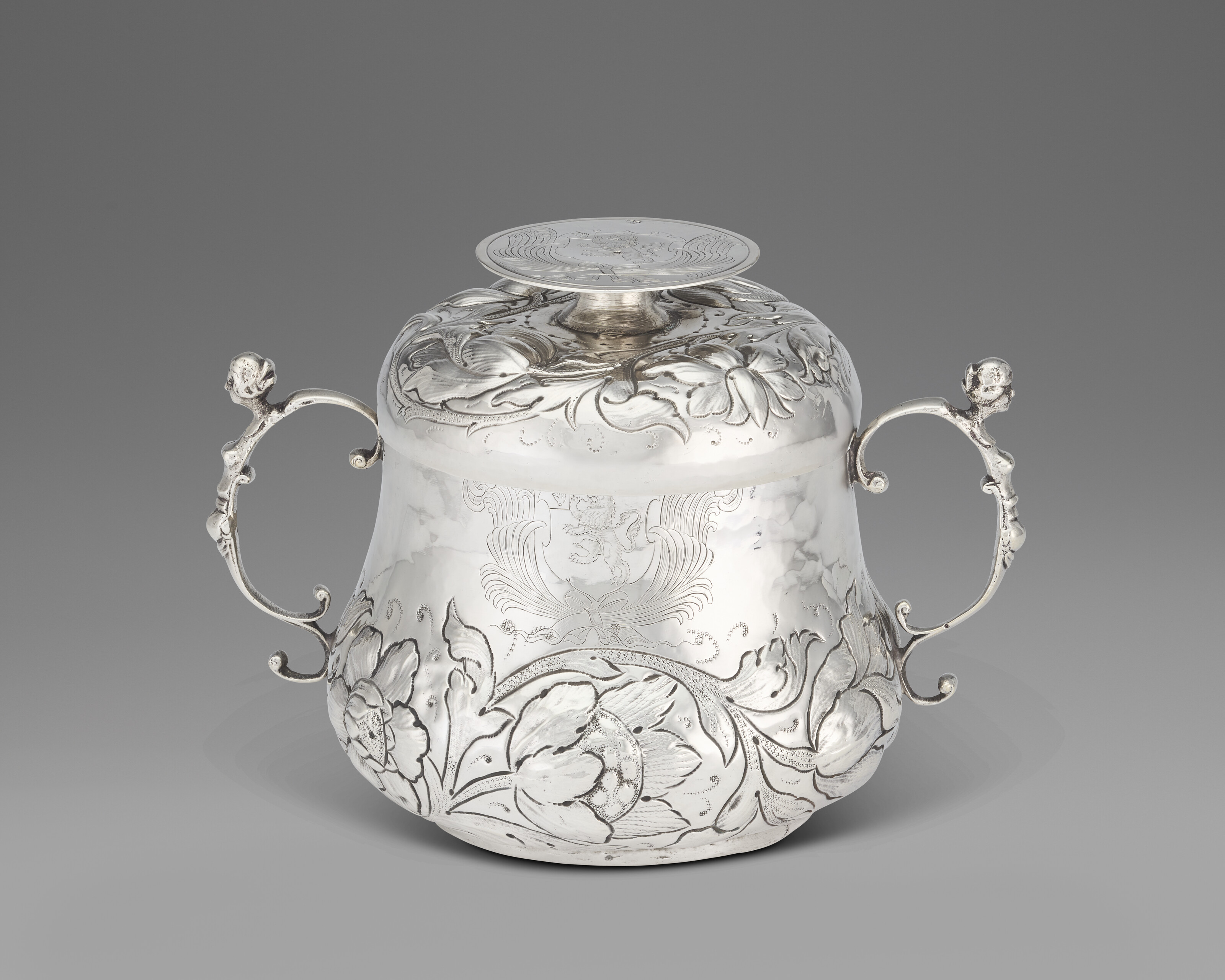 A MEISSEN PORCELAIN PLATE FROM THE 'HANBURY WILLIAMS