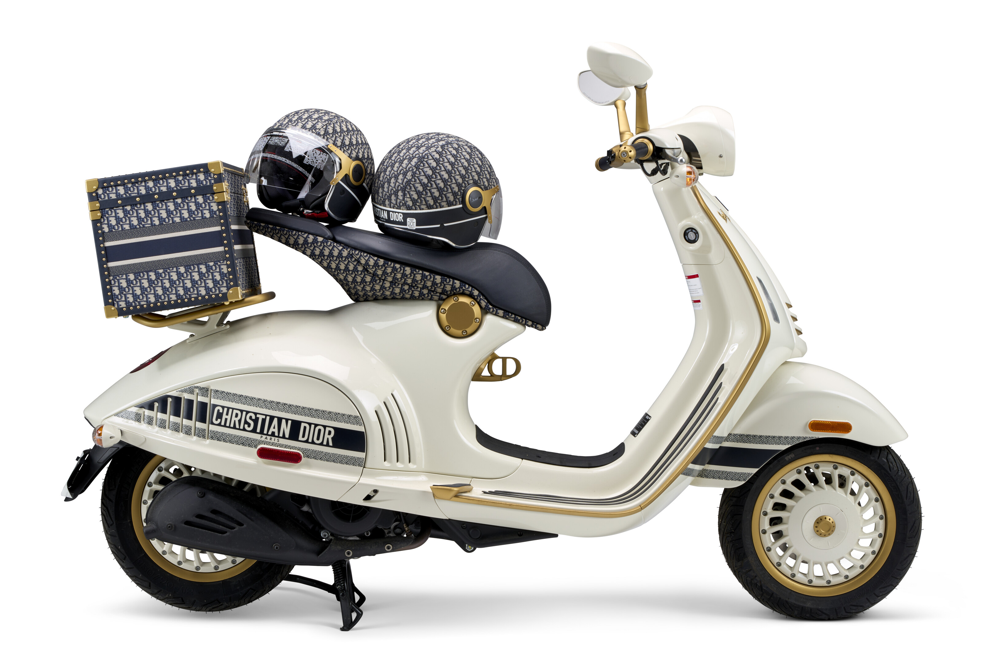 A CREME, GOLD, NAVY OBLIQUE JAQUARD VESPA 946 WITH TWO OBLIQUE