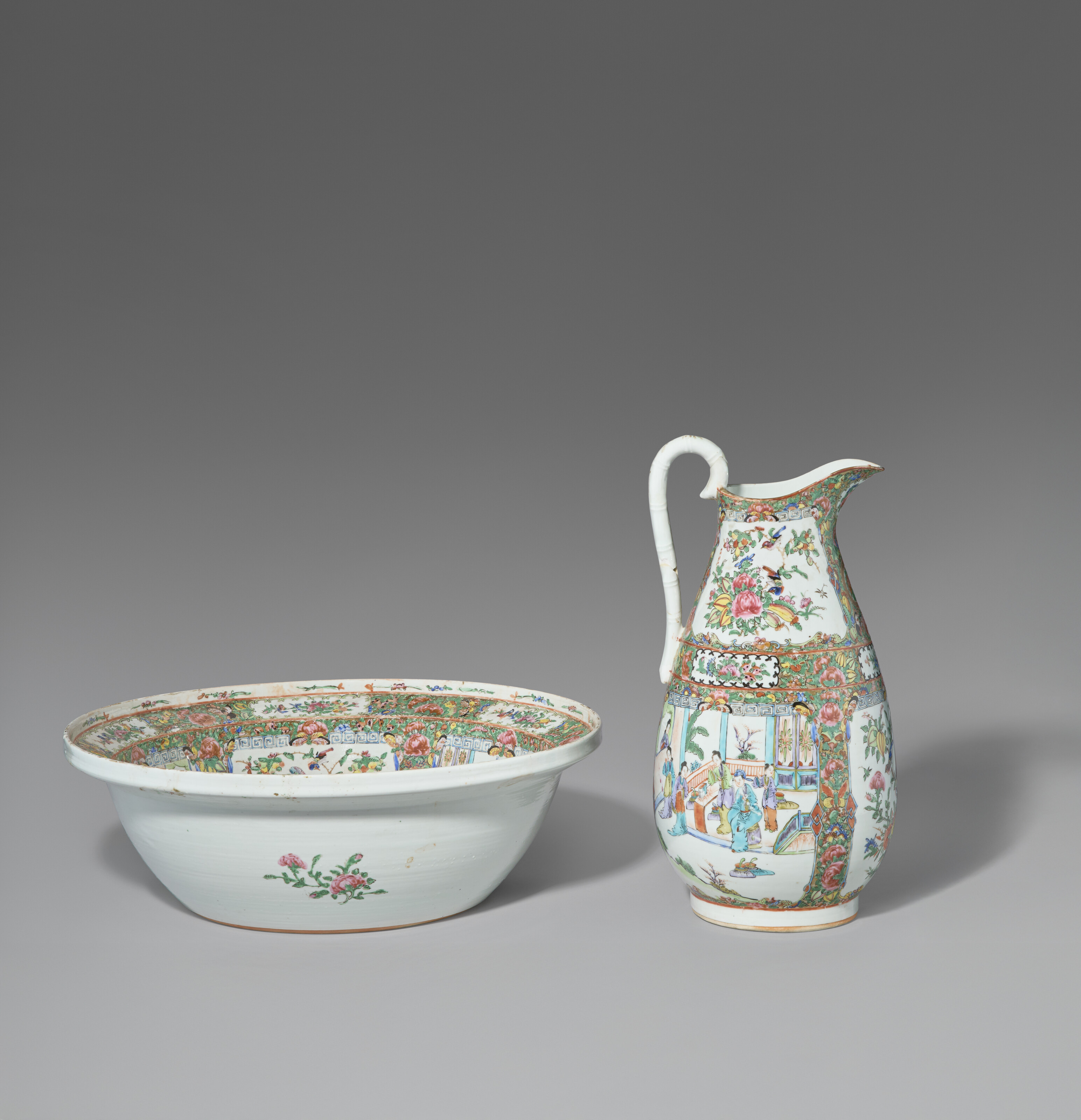 A LARGE FAMILLE ROSE PITCHER AND BASIN