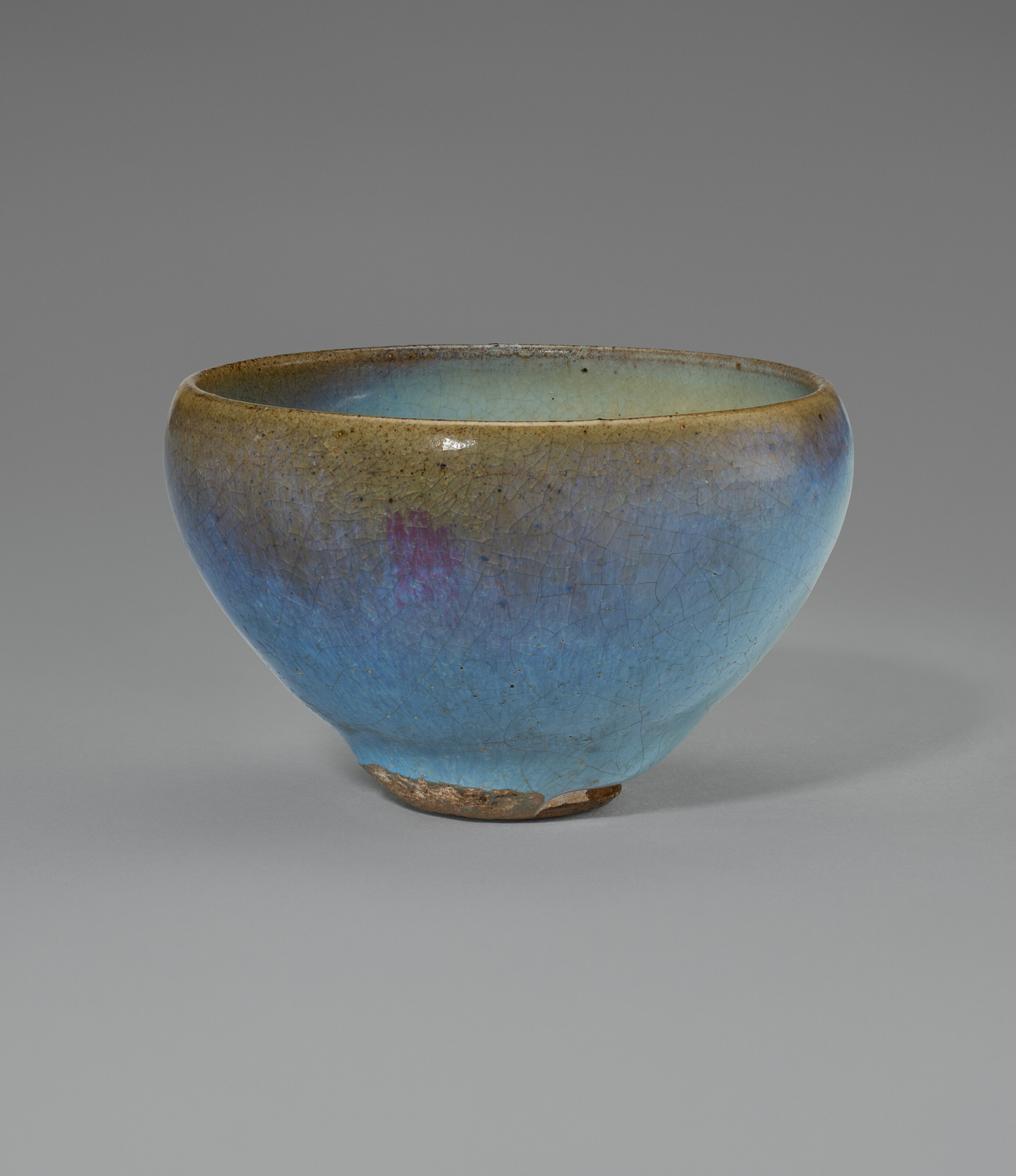 A PURPLE-SPLASHED JUN-TYPE BOWL