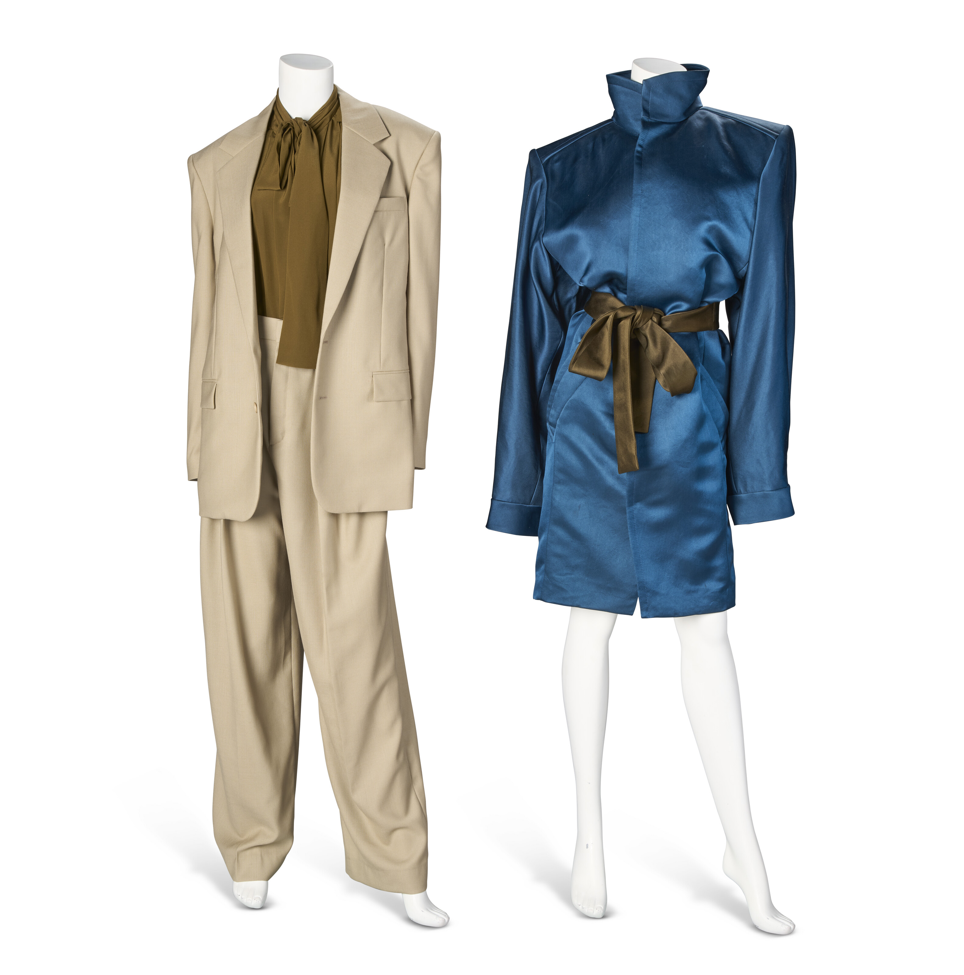 A BEIGE WOOL SUIT, KHAKI SILK BLOUSE & BLUE COAT ENSEMBLE WORN BY MERYL STREEP