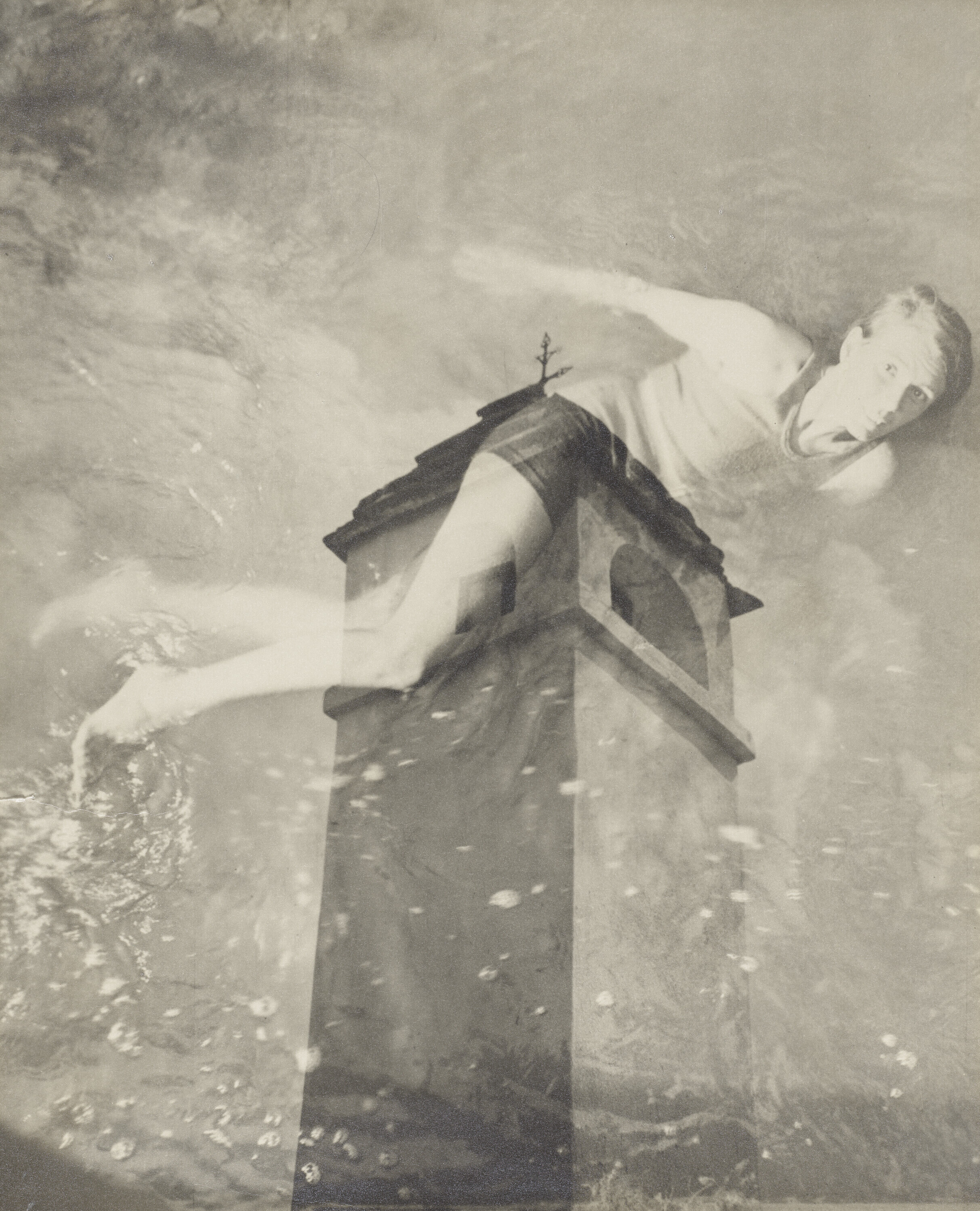 UNKNOWN PHOTOGRAPHER