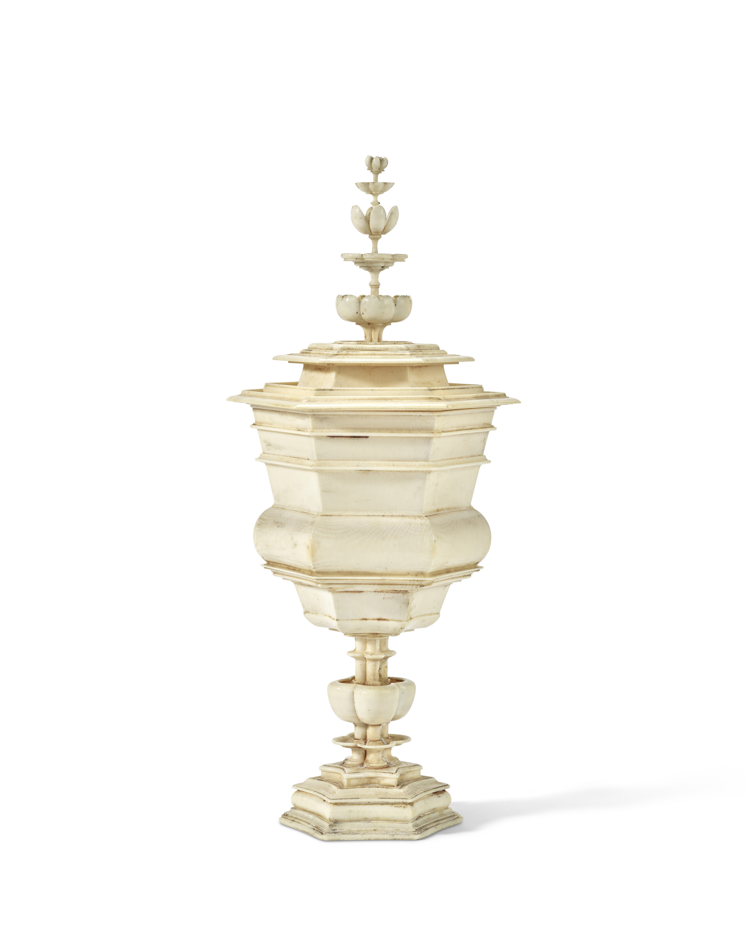 Catalog image of Coupe couverte hexagonale sur pied