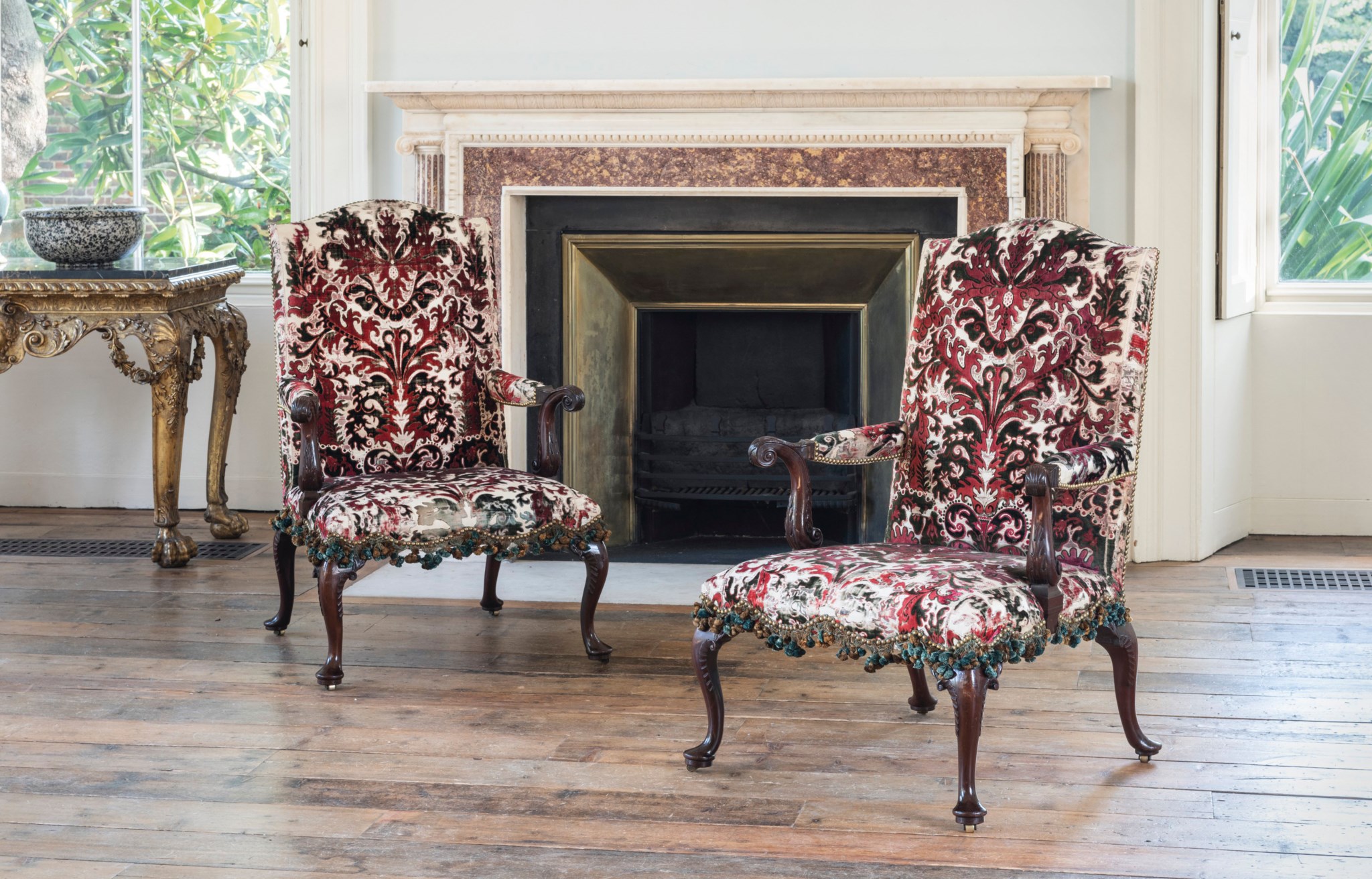Mackinnon: Fine Furniture and Works of Art