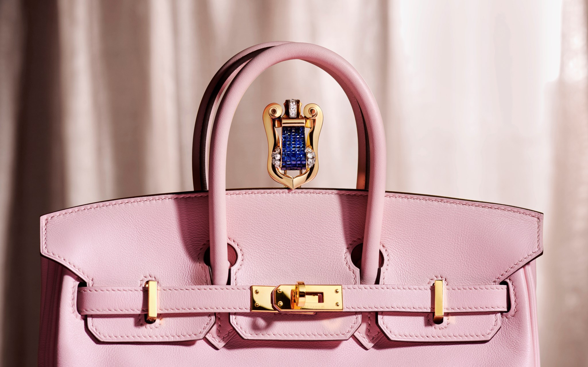 Jewels and Handbags Online: The Geneva Edit