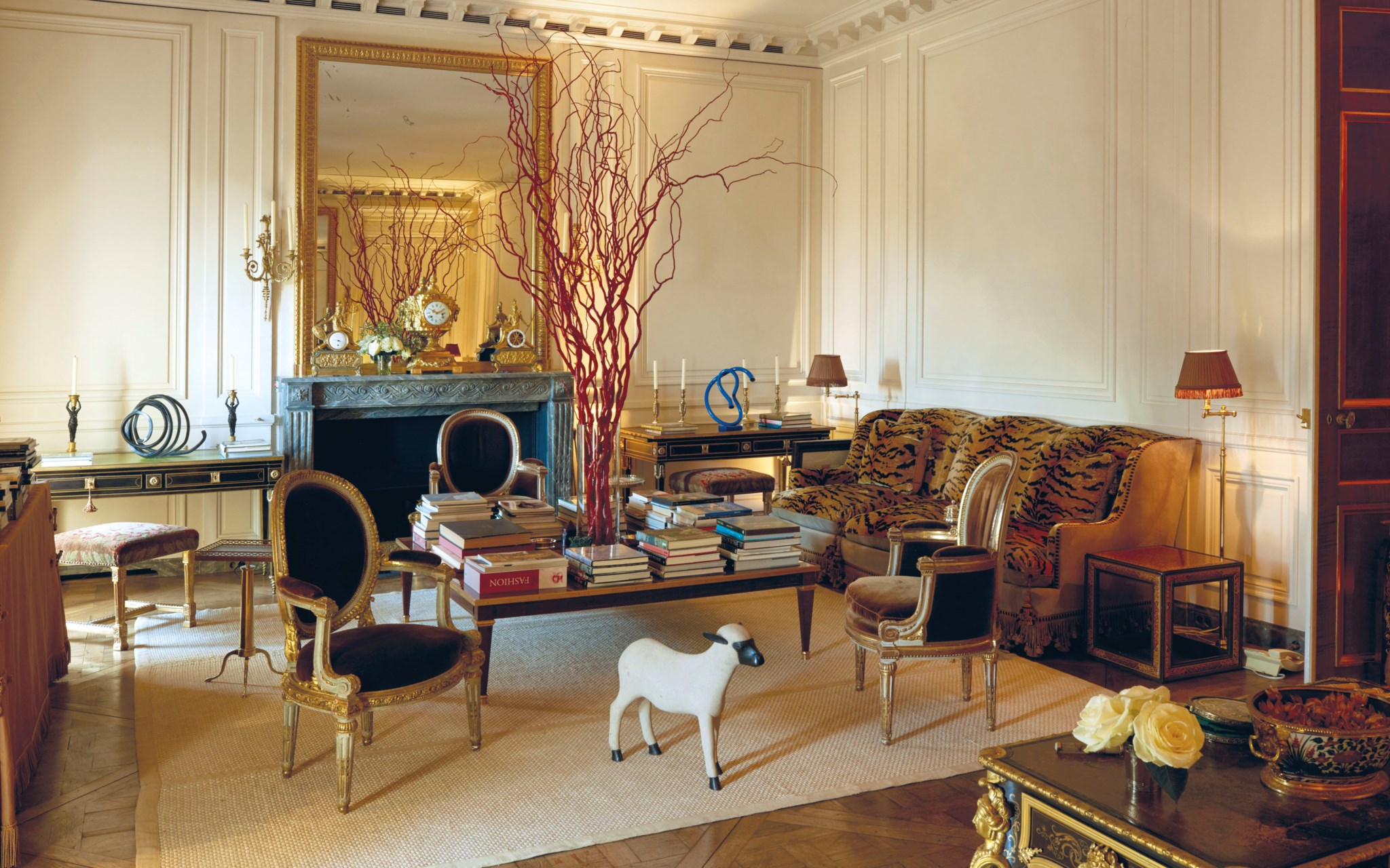 A Parisian pied-à-terre curated by Hubert de Givenchy