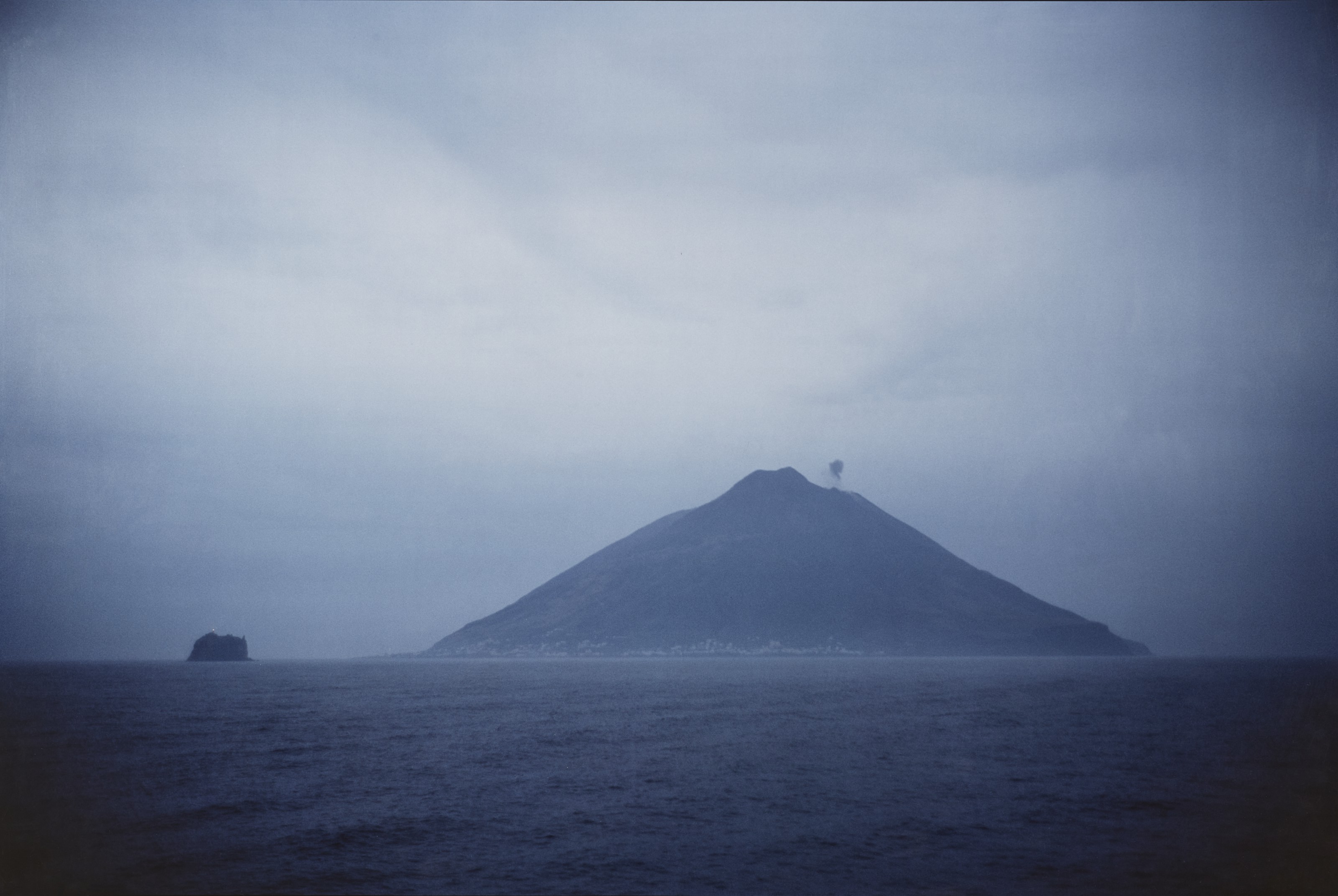 Nan Goldin (Washington - Née en 1953)Volcano at Dawn, Stromboli, Italy, 1996