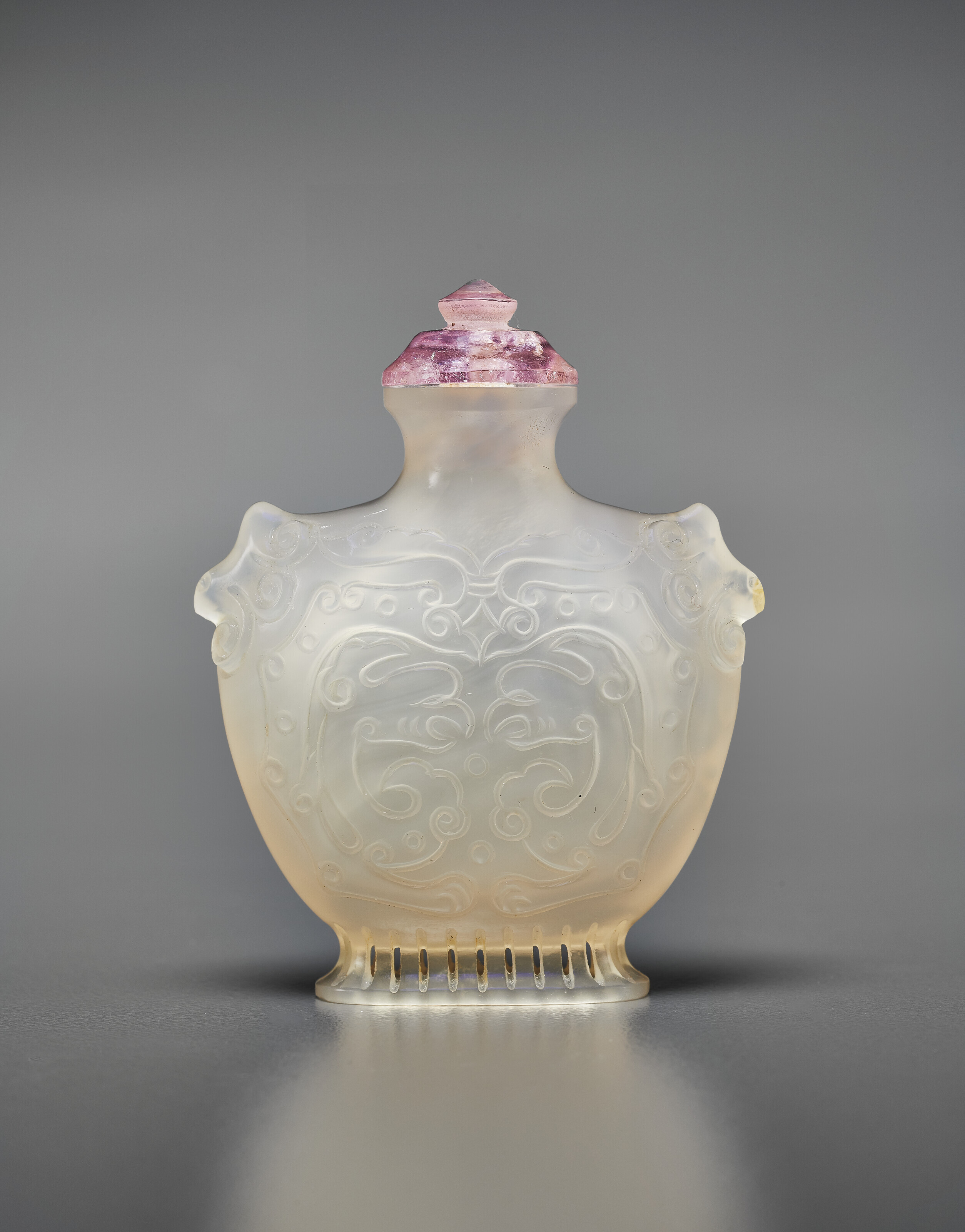 瑪瑙天然賀壽圖雙鋪首鼻煙壺-宇珍國際藝術| Yu Jen Taipei壺裏