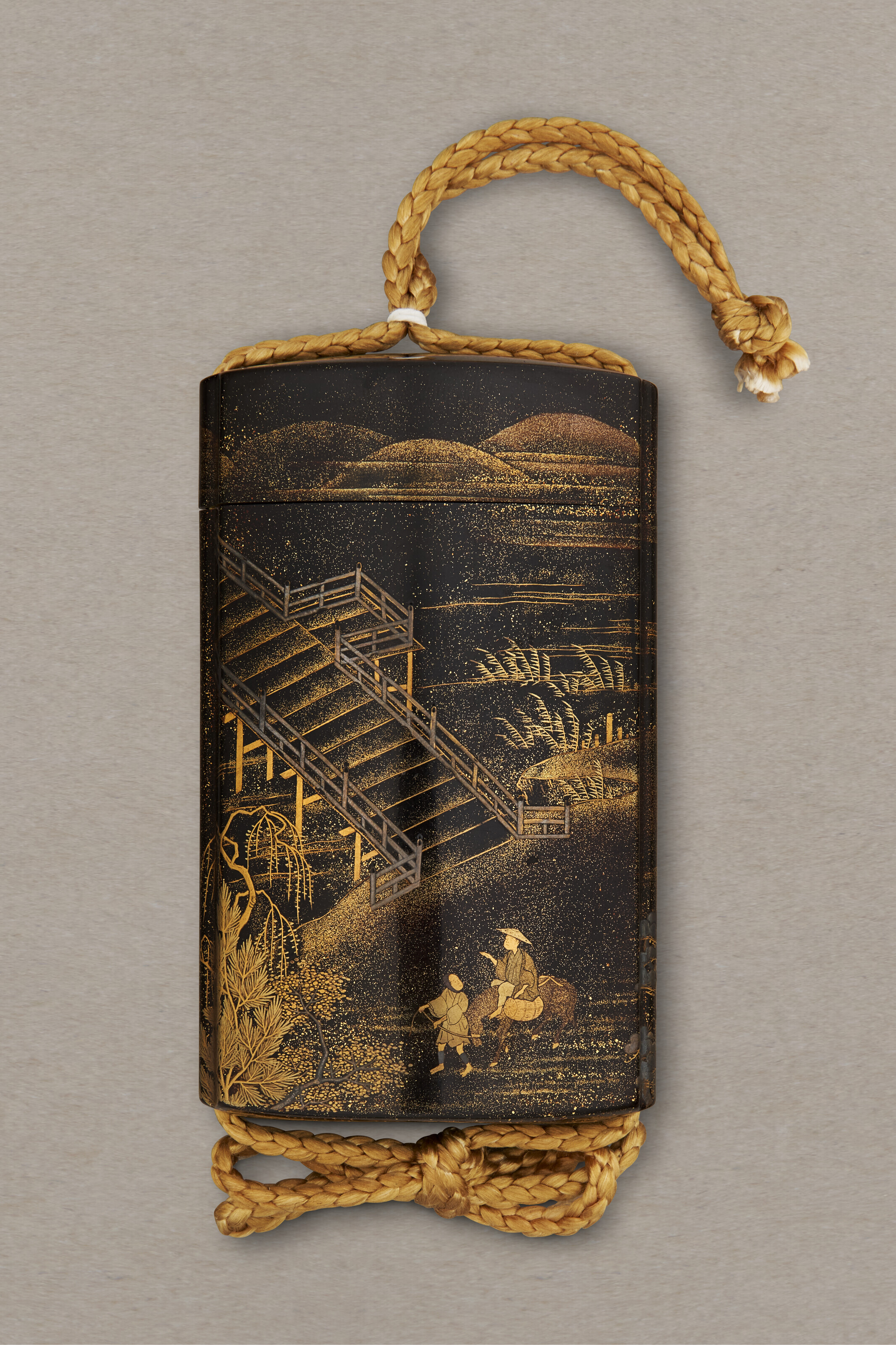 A SINGLE-CASE LACQUER INRO