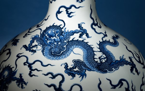 Ravishing Blue : Imperial Porc auction at Christies
