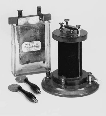 A late 19th-Century electro-medical coil,