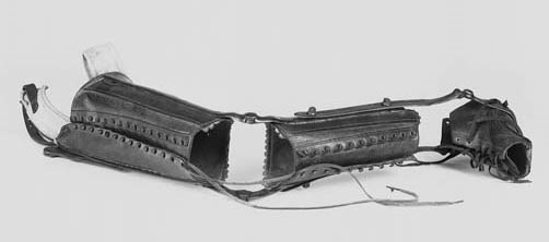 A late 19th-Century iron, leather and canvas artificial leg,