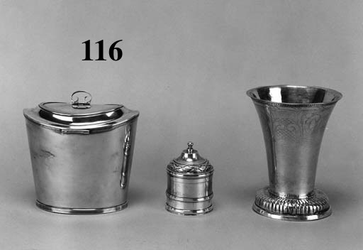 An early 19th century Dutch tea caddy