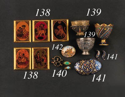 A PAIR OF MIDDLE-EASTERN GOLD EARRINGS