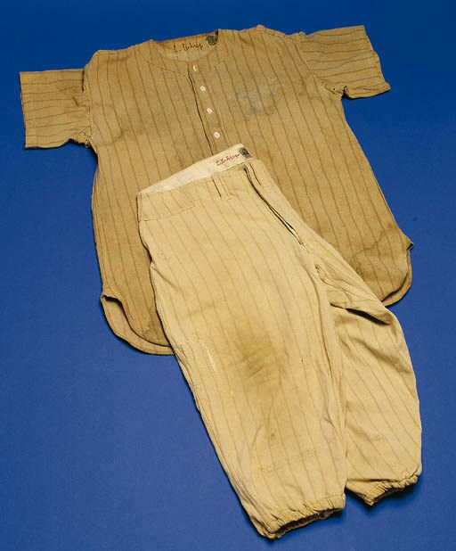 1938 LOU GEHRIG YANKEES UNIFORM