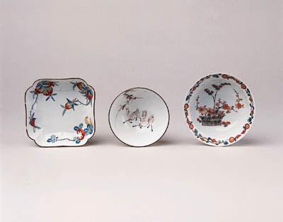 THREE KAKIEMON BOWLS AND A DISH