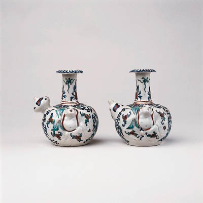 TWO KAKIEMON GLOBULAR KENDI [GORGELETS]