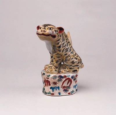 A KAKIEMON MODEL OF A TIGER