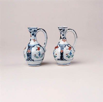 TWO KAKIEMON STYLE EWERS