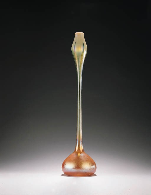 A FAVRILE GLASS ONION VASE
