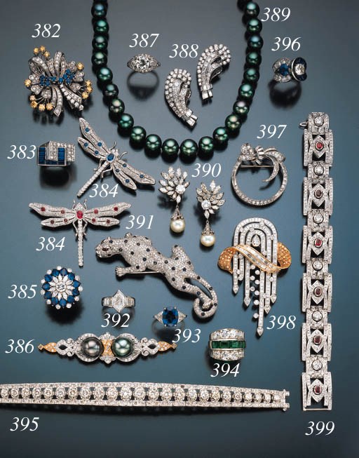 PAIR OF DIAMOND BROOCH CLIPS