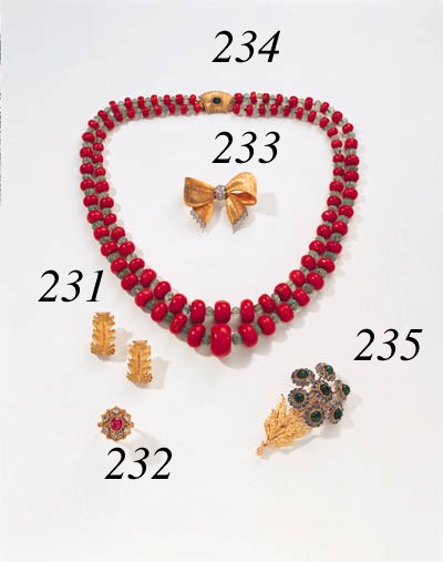 A PAIR OF BICOLORED GOLD LEAF EAR CLIPS, BUCCELLATI