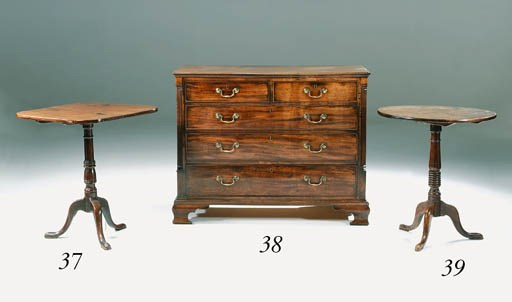 A GEORGE III MAHOGANY TRIPOD TABLE