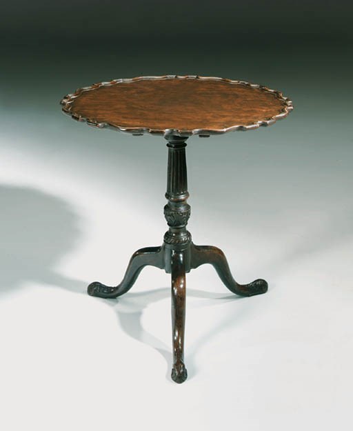 A GEORGE III MAHOGANY TRIPOD TABLE