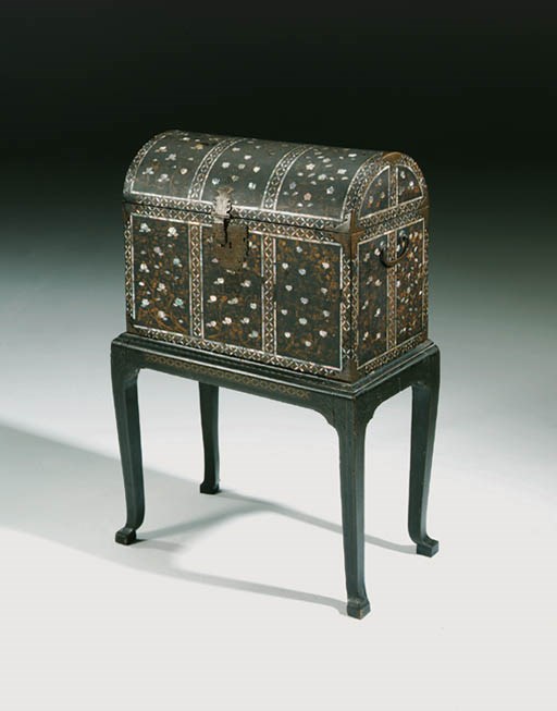 A JAPANESE MOMOYAMA COFFER ON A GEORGE II BLACK AND GILT-JAPANNED STAND