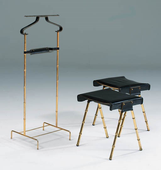 A valet and two stools