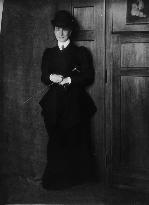 HEINRICH KHN