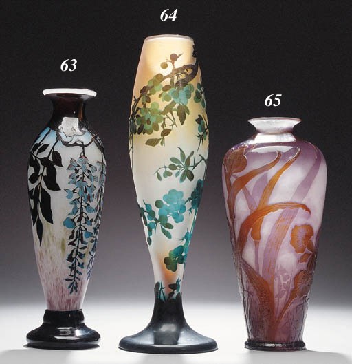 A DOUBLE OVERLAID AND ETCHED GLASS VASE