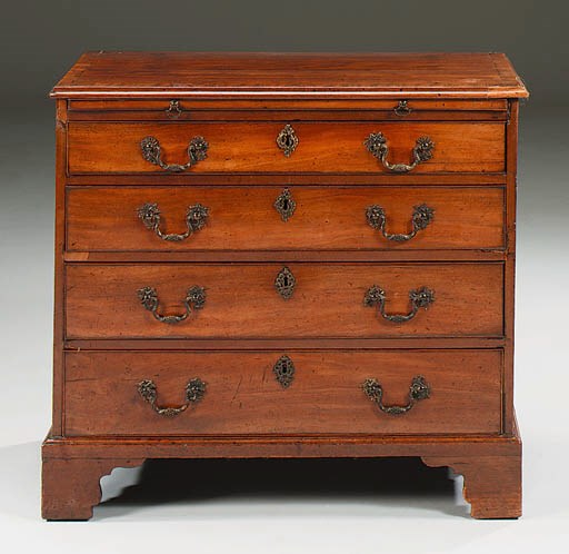 A GEORGE III MAHOGANY CHEST