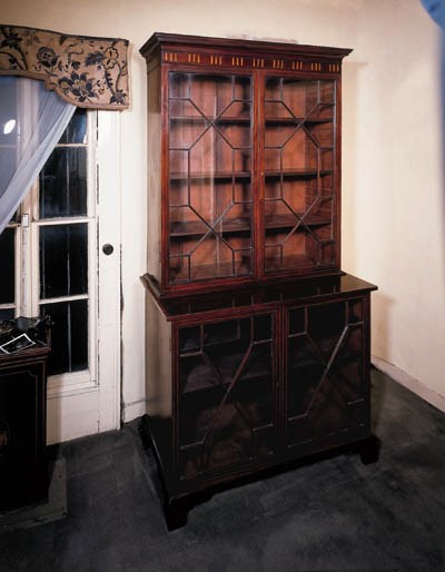 A mahogany bookcase, 19th century