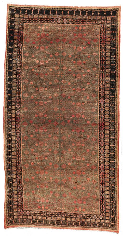 A TARIM BASIN RUG