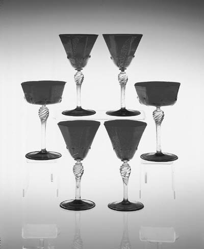 A Venetian ruby and gilt part table service