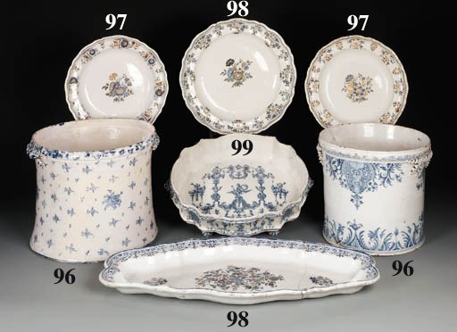 A Moustiers shaped oval blue and white basin