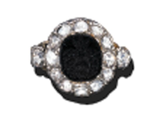 AN INTAGLIO AND DIAMOND RING