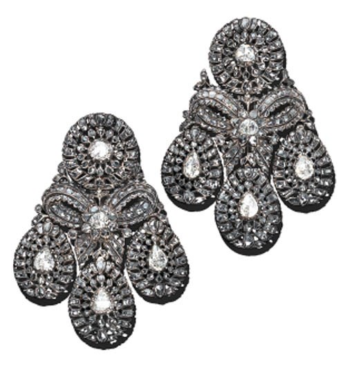 A PAIR OF DIAMOND GIRANDOLE EAR-PENDANTS