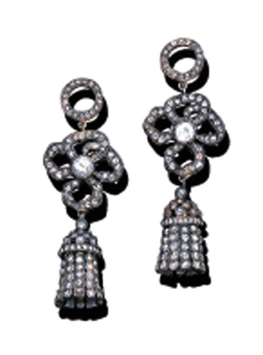A PAIR OF ATTRACTIVE DIAMOND EAR-PENDANTS