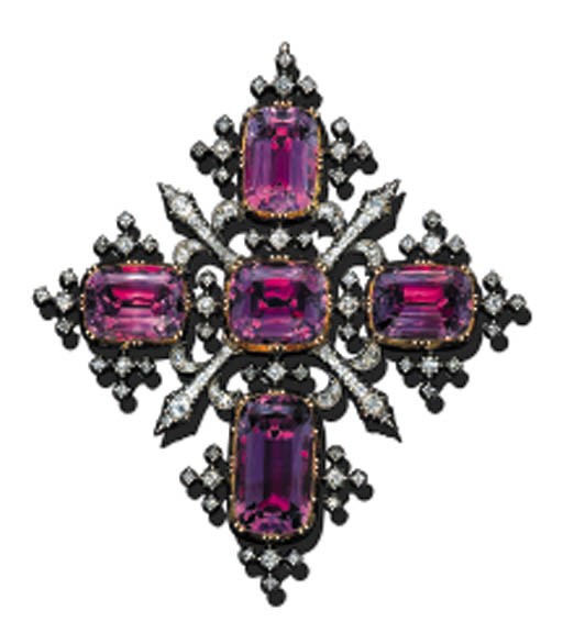 AN AMETHYST AND DIAMOND CROSS PENDENT BROOCH