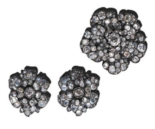 A SUITE OF DIAMOND CAMELIA JEWELLERY