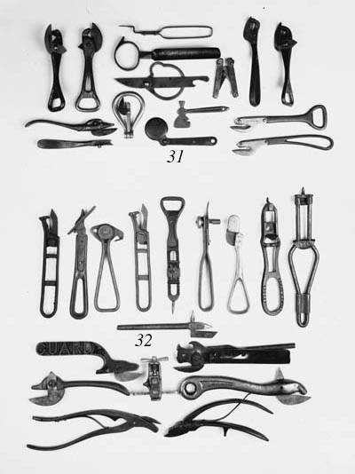 AN INTERESTING COLLECTION OF DOMESTIC TOOLS,