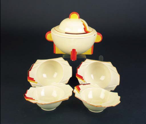 a  'Bizarre' Odilon tureen and four Grapefruit bowls