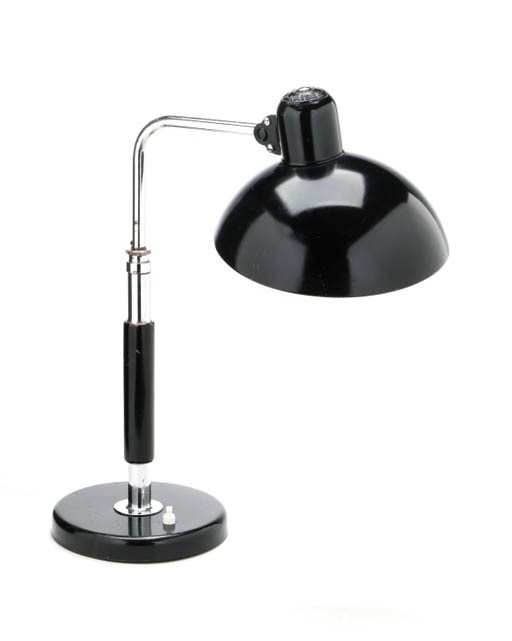 A BLACK PAINTED CHROMED METAL AND WOOD ADJUSTABLE 'IDELL' TABLE LAMP