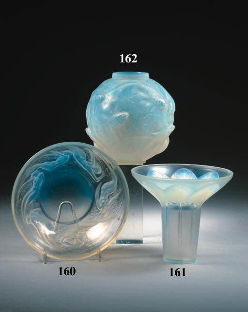 'Formose', An Opalescent Glass Vase