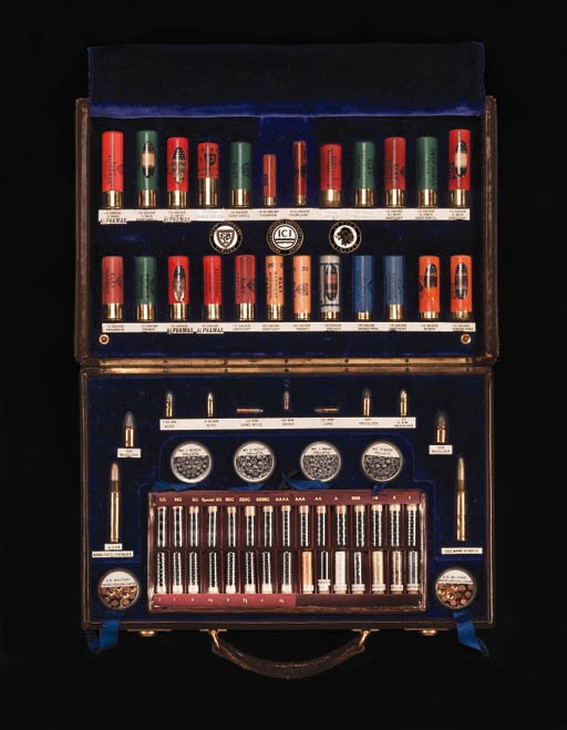 A FINE ELEY TRAVELLING SALEMAN'S CARTRIDGE, SHOT AND POWDER DISPLAY-CASE
