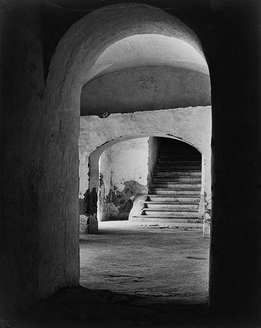 TINA MODOTTI (1896-1942)