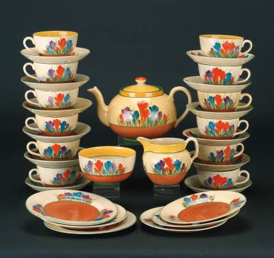 'Crocus' a  'Bizarre' Globe teaset for twelve
